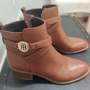 Tommy Hilfiger Tan Women's Ankle Boots Size 8M